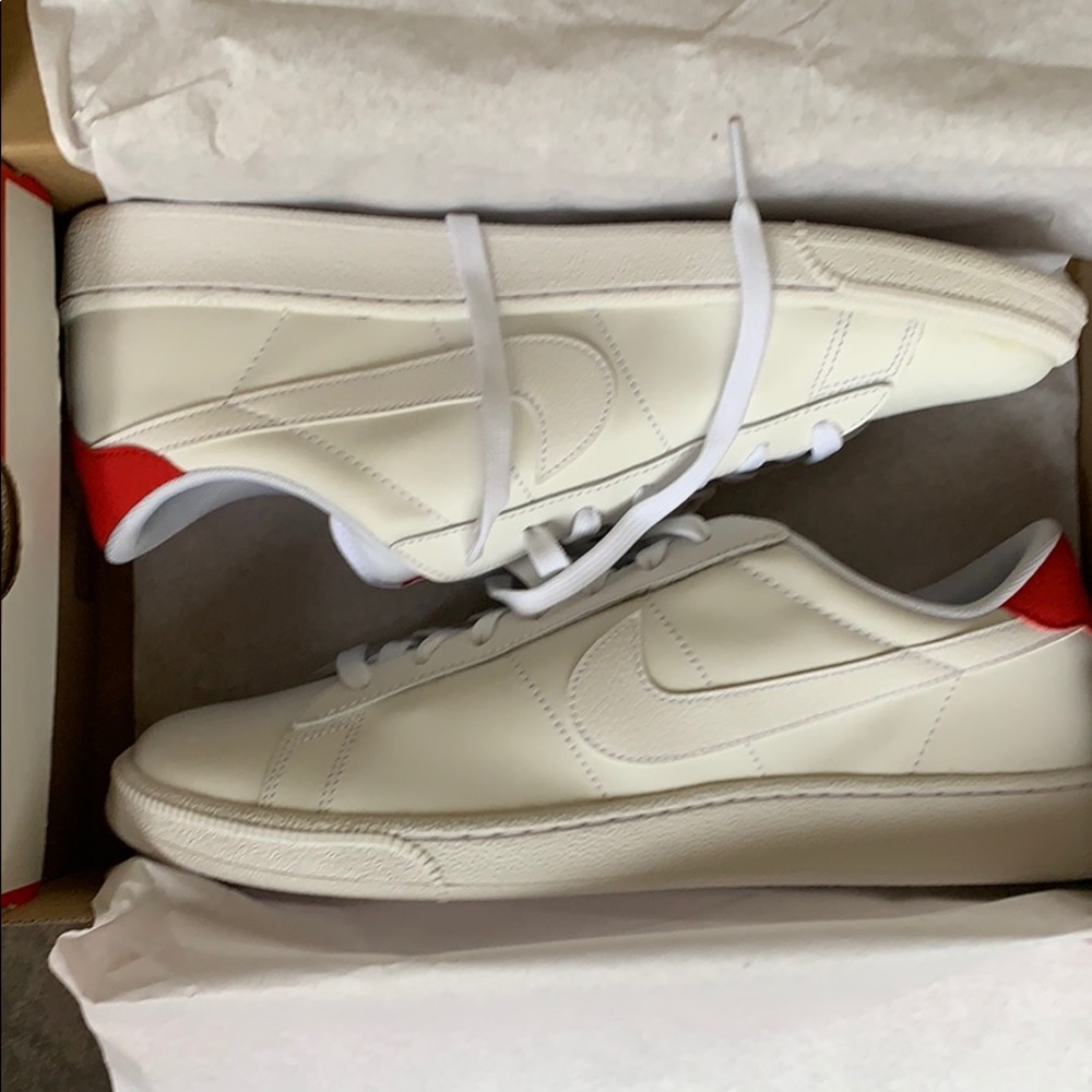 NIKE TENNIS CLASSIC CS WHITE-UNIVERSITY RED MEN’S - Picture 2 of 16